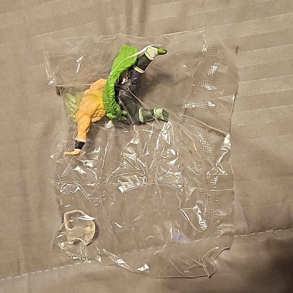 Dragonball super Broly figure - Picture 2 of 4